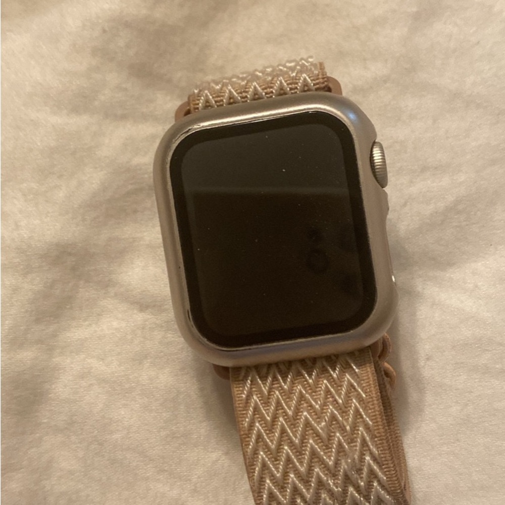 Apple Watch SE (2nd gen) 40 mm